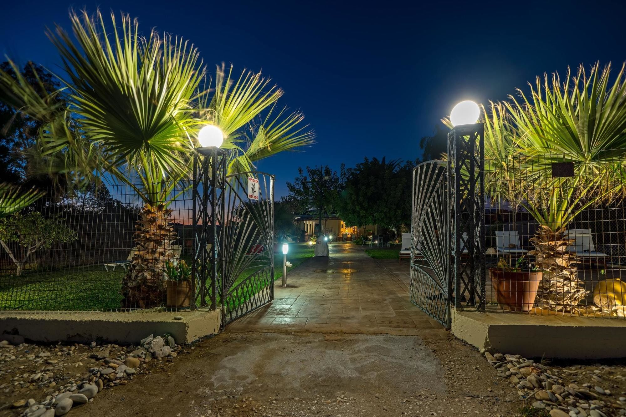 Maria'S Seaside Villa - House With 3 Rooms In Marathon, With Wonderful Εξωτερικό φωτογραφία
